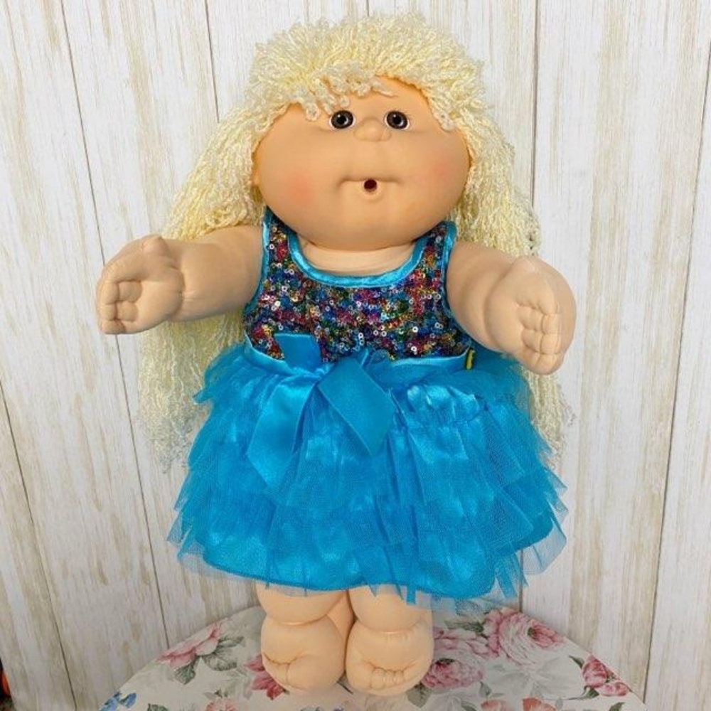 Authentic first edition blonde cabbage patch doll